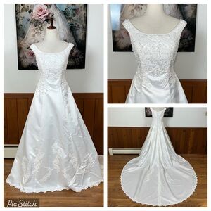 Beautiful Vintage 90s JCPenney for Alfred Angelo Off Shoulder Wedding Gown!